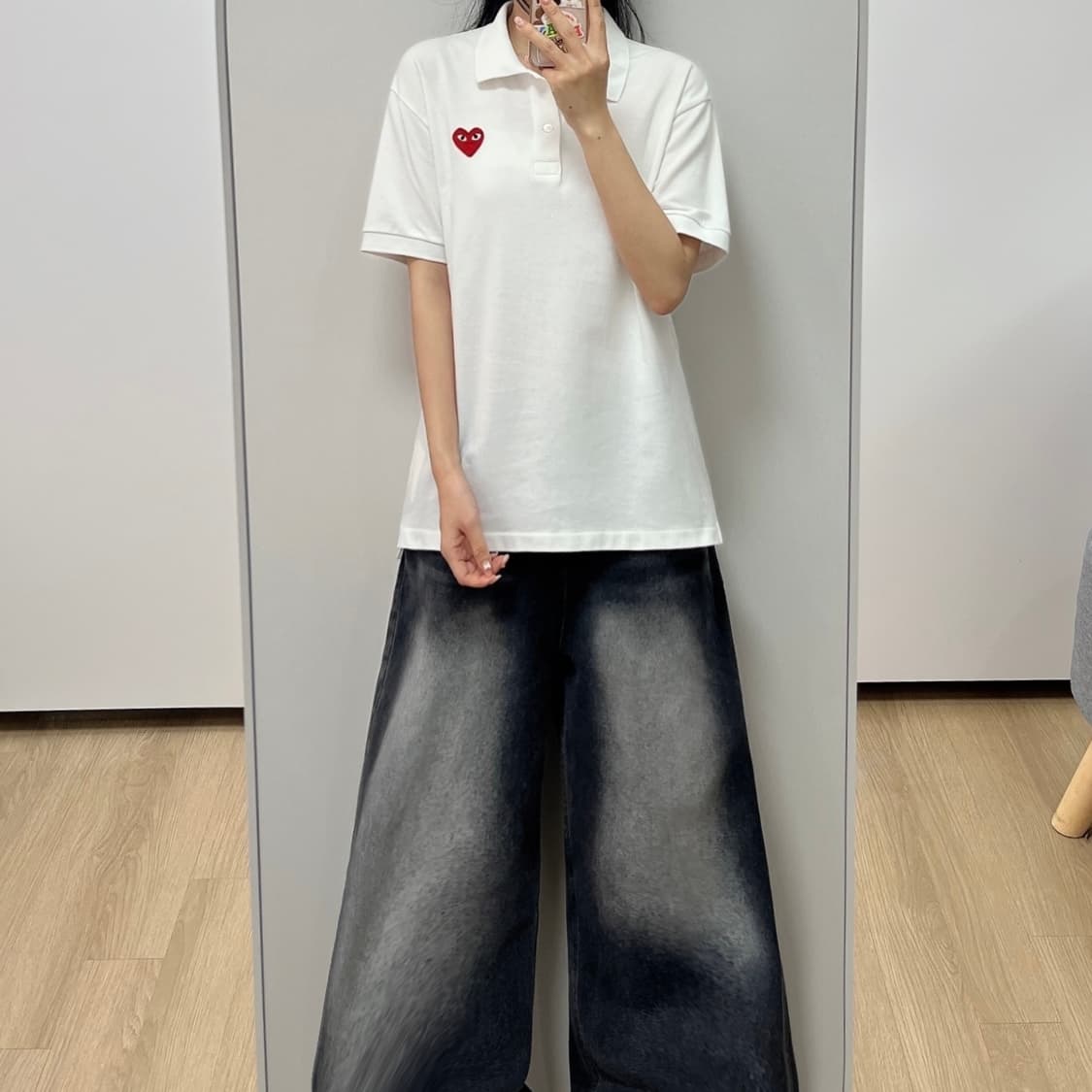 꼼데가르송 플레이 레드 하트 와펜 화이트 폴로 셔츠 상품이미지1