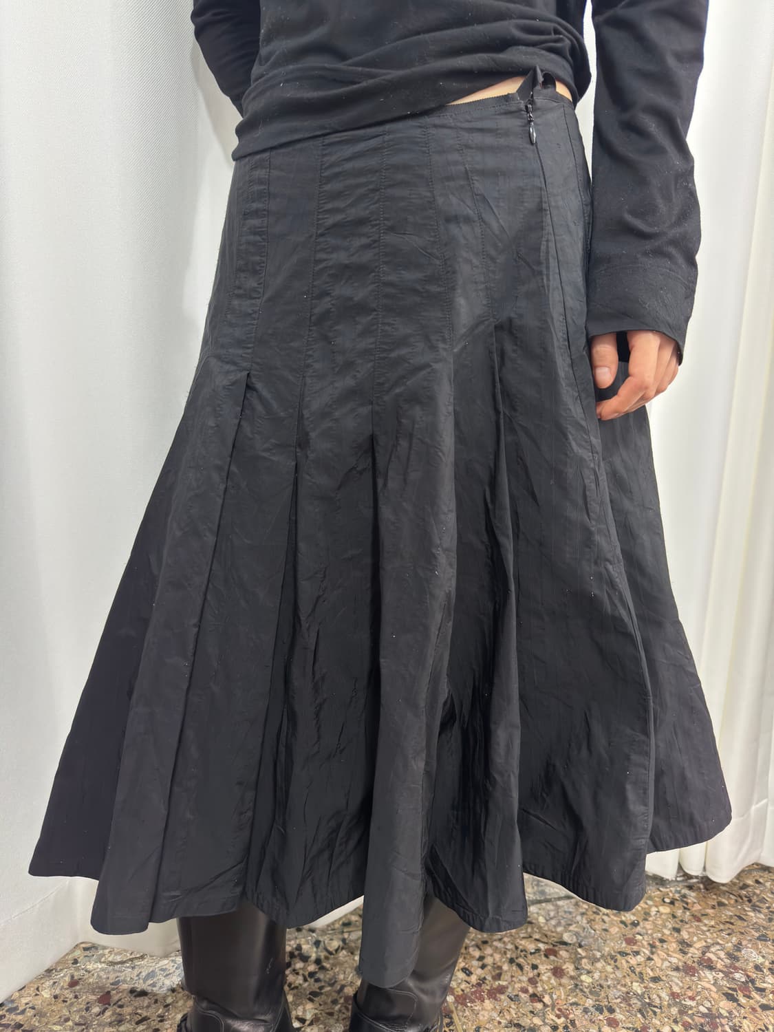 nero shiny midi pleats skirt 상품이미지4