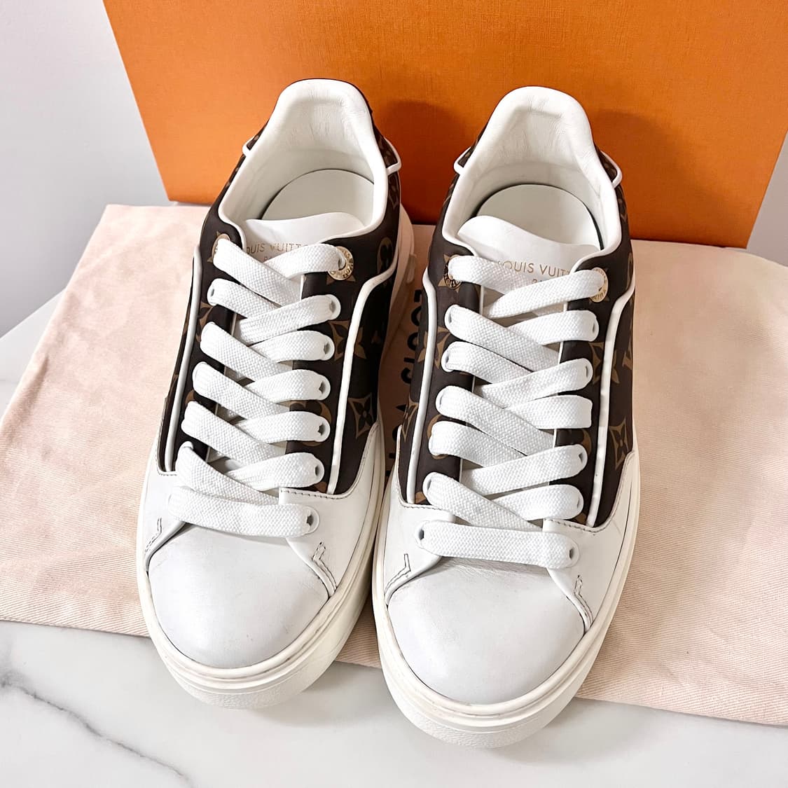 [S급/정품] 루이비통 여성 모노그램 타임아웃 스니커즈 신발 상품이미지2