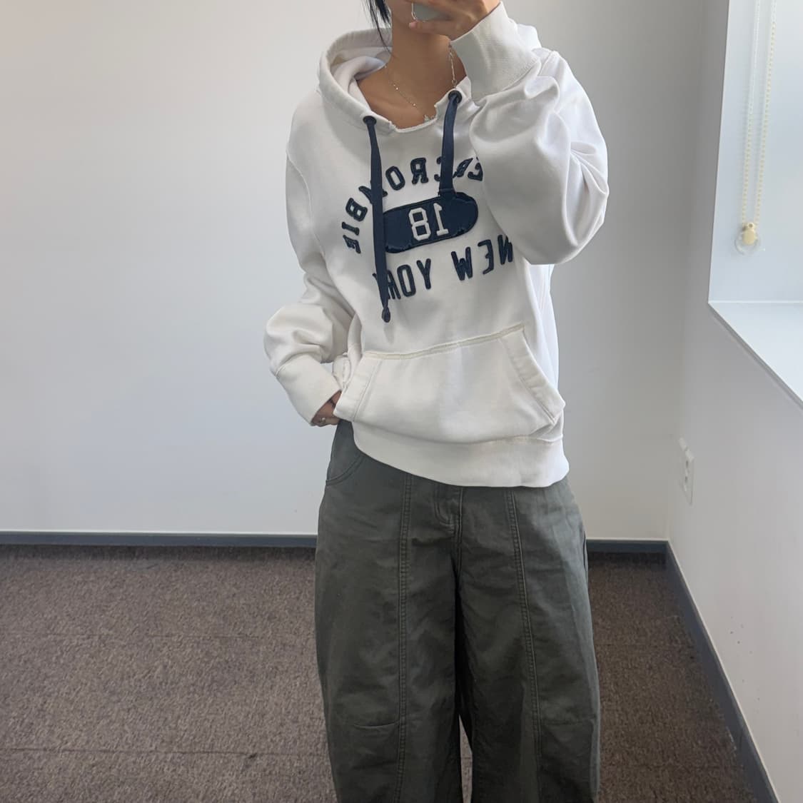 Abercrombie 아베크롬비 스펠아웃로고 화이트 후드티 상품이미지1