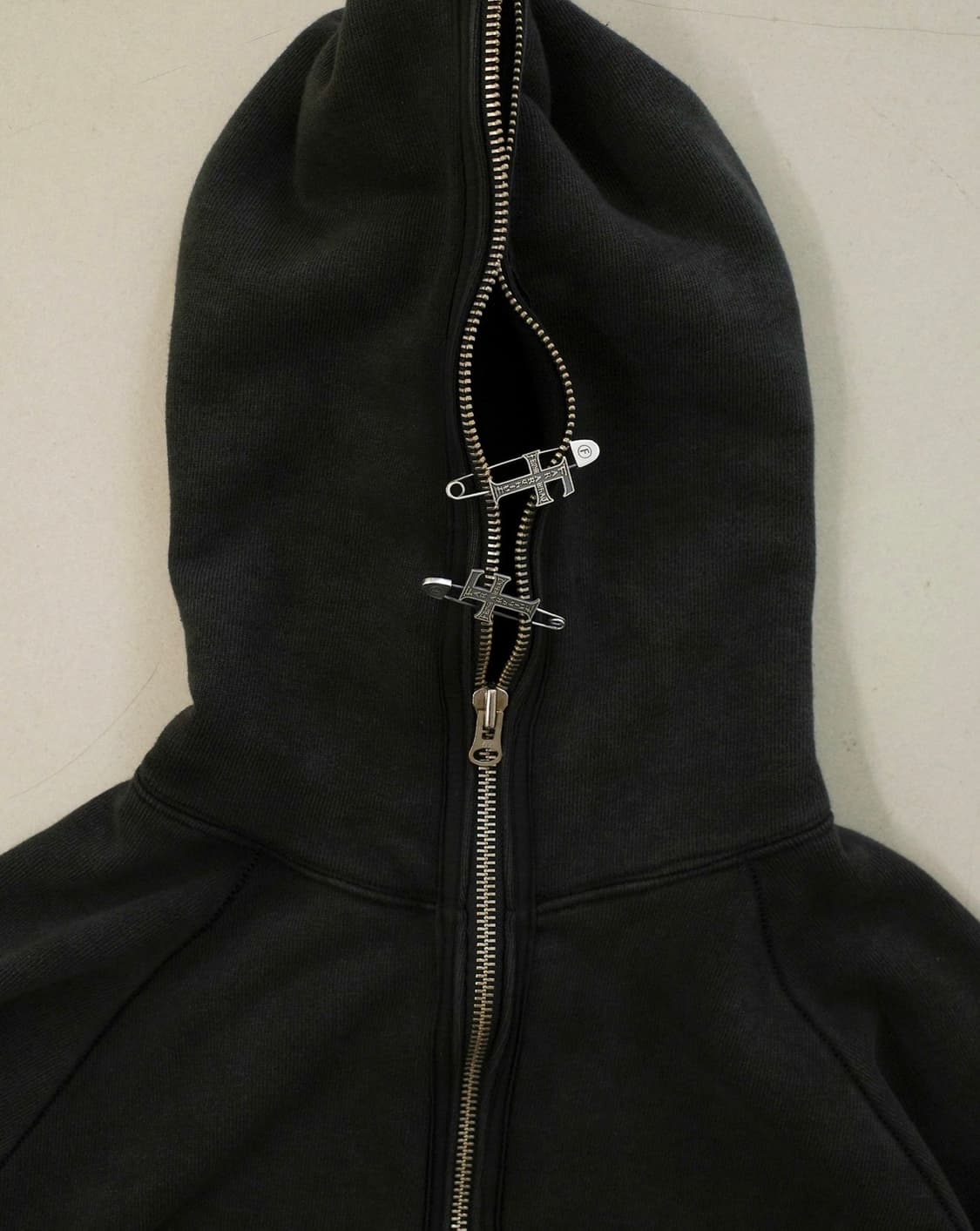 FARFROMWHAT 파프롬왓 파아카이브 핀버튼 옷핀 뱃지 브로치 상품이미지2