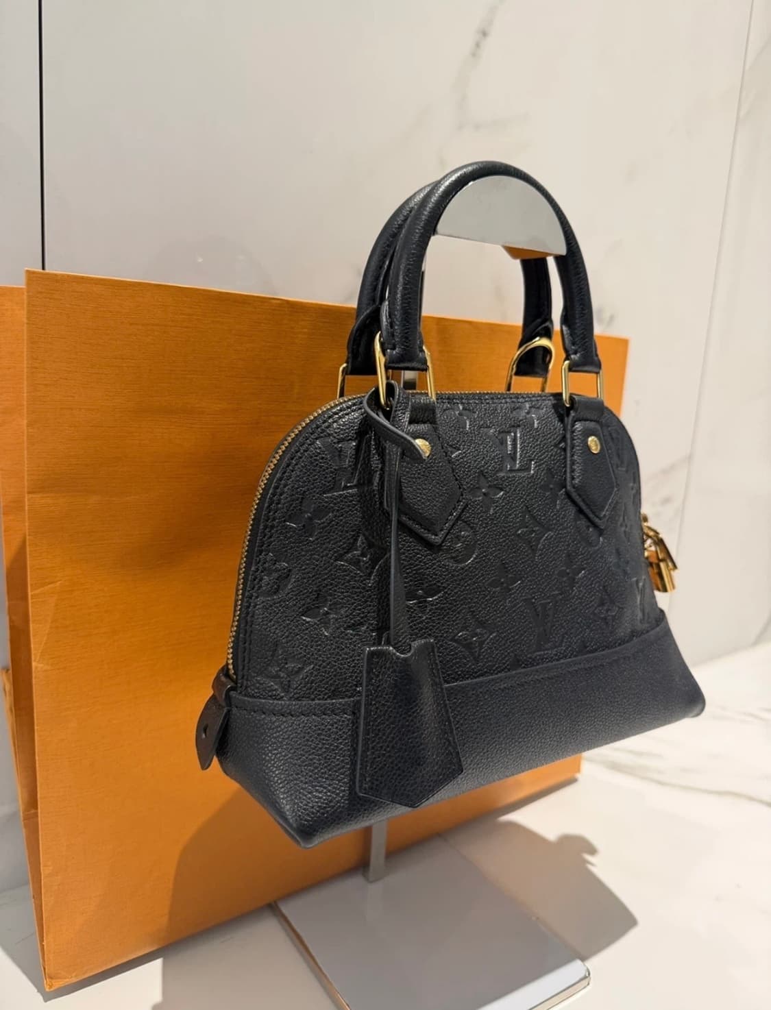 루이비통 알마bb 앙프렝뜨 블랙 상품이미지2