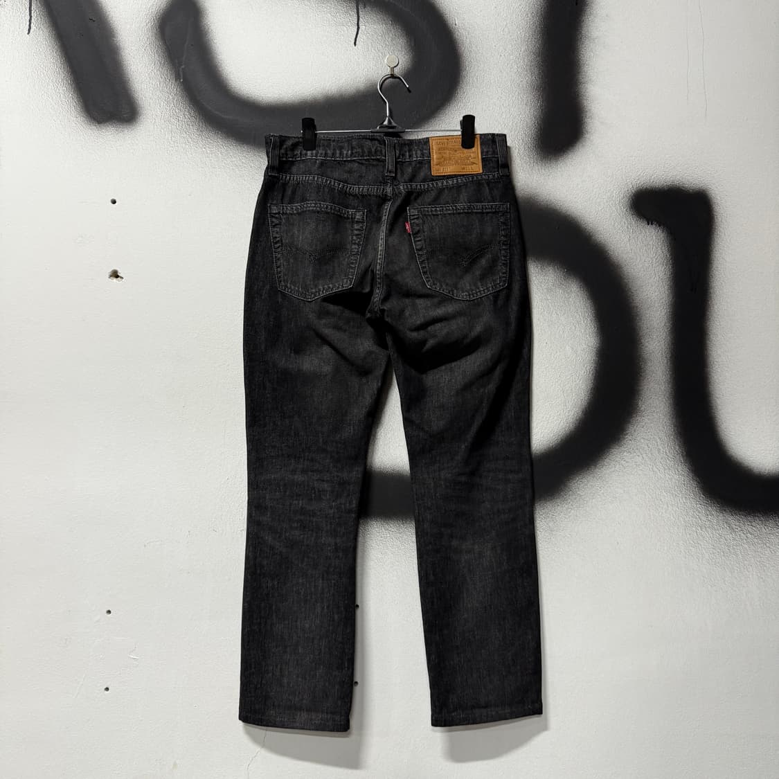 리바이스 프리미엄 511 레더탭 와이드 흑청 데님 팬츠 상품이미지2