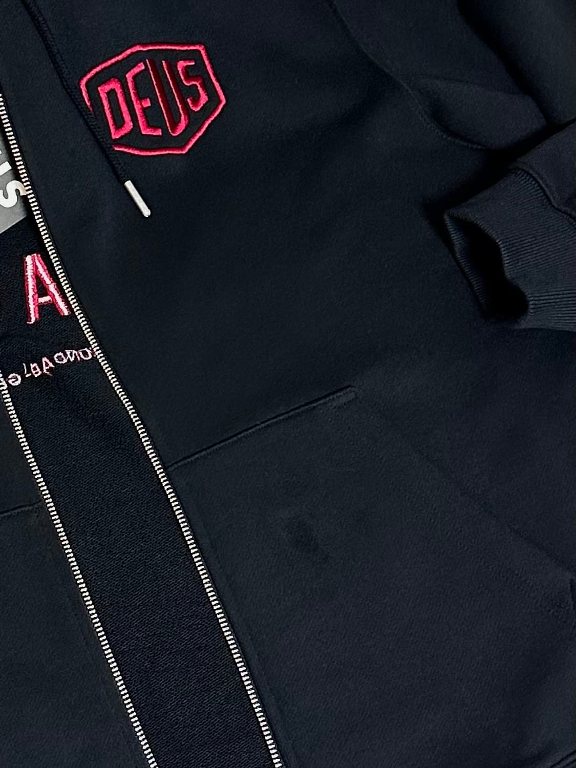 데우스 부산 후드집업 상품이미지5