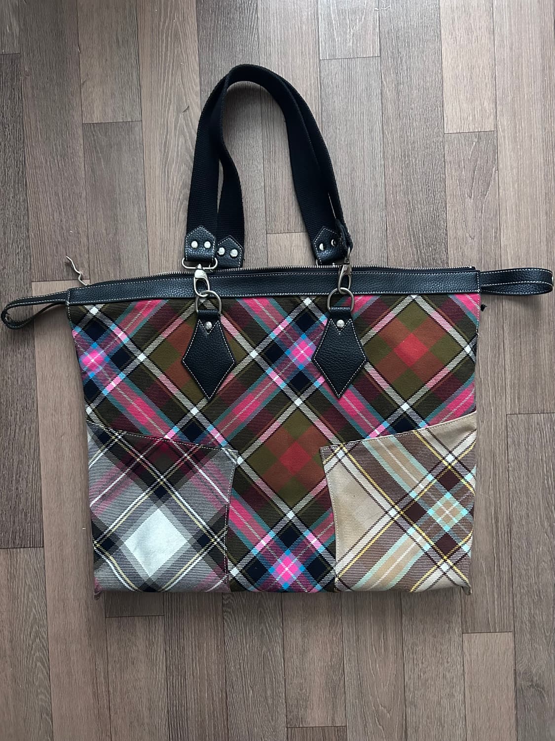 비비안웨스트우드 타탄체크 토트백 상품이미지2