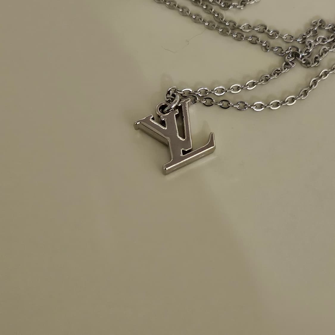 400 루이비통 LV빈티지 업사이클링 목걸이 상품이미지3