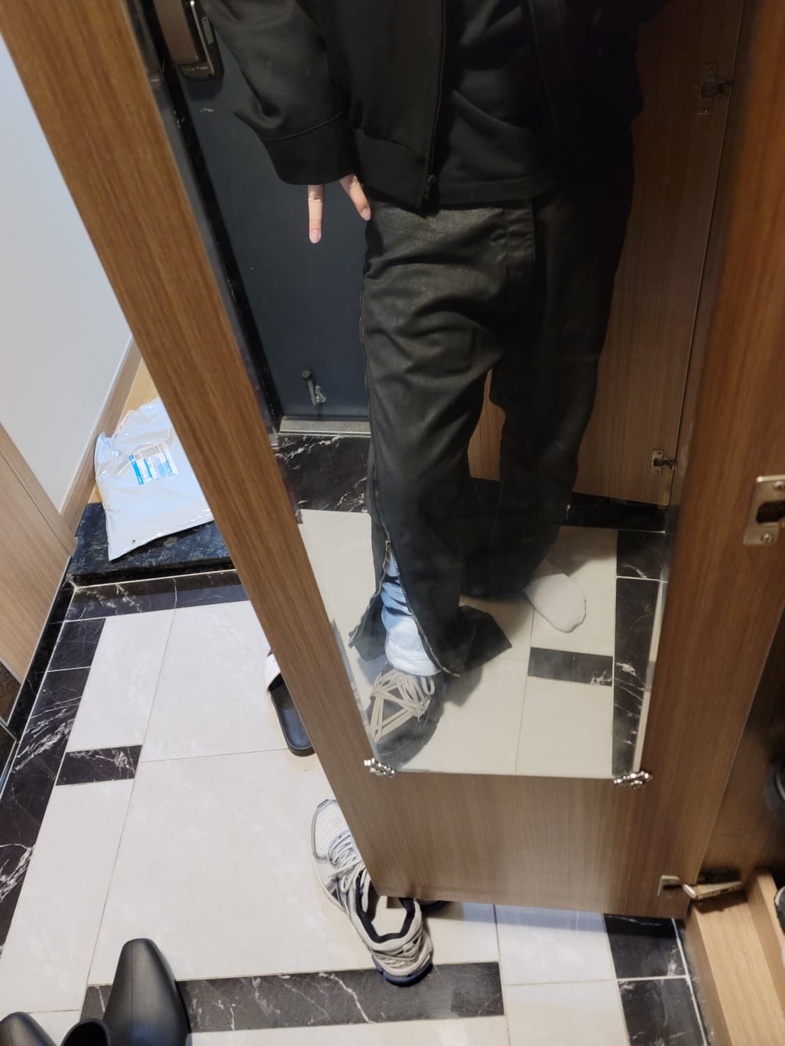 릭오웬스 런웨이 볼란 바나나 왁스 24ss 상품이미지6