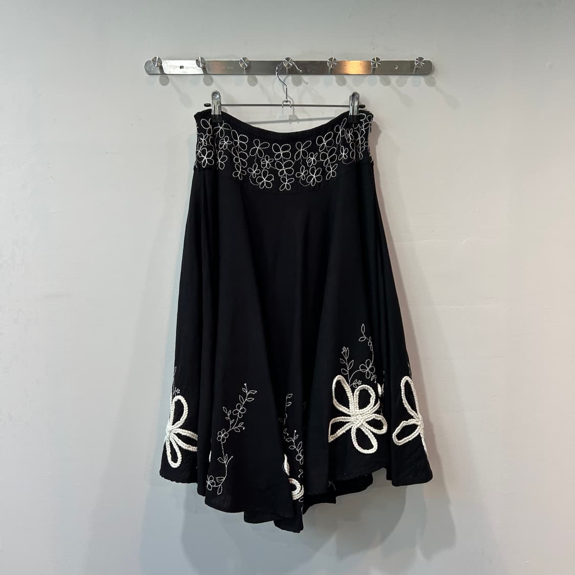 블랙 플라워패턴 플레어 스커트 상품이미지4