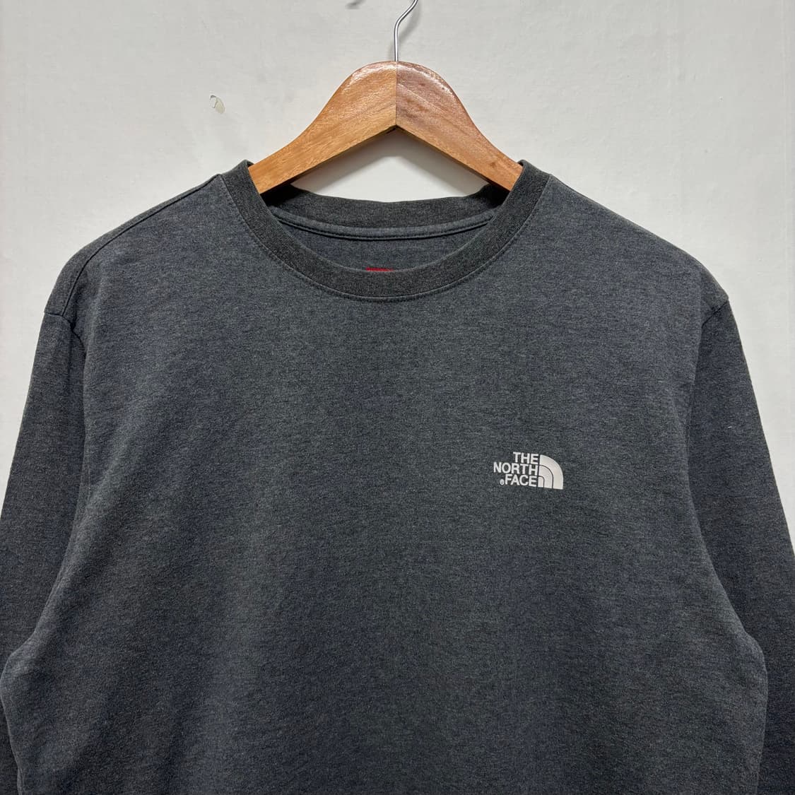 노스페이스 차콜 긴팔티 상품이미지3