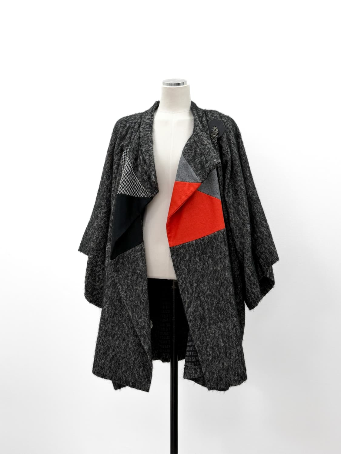 버나드 윌헴 지오메트릭 패치워크 울 케이프 코트 상품이미지5