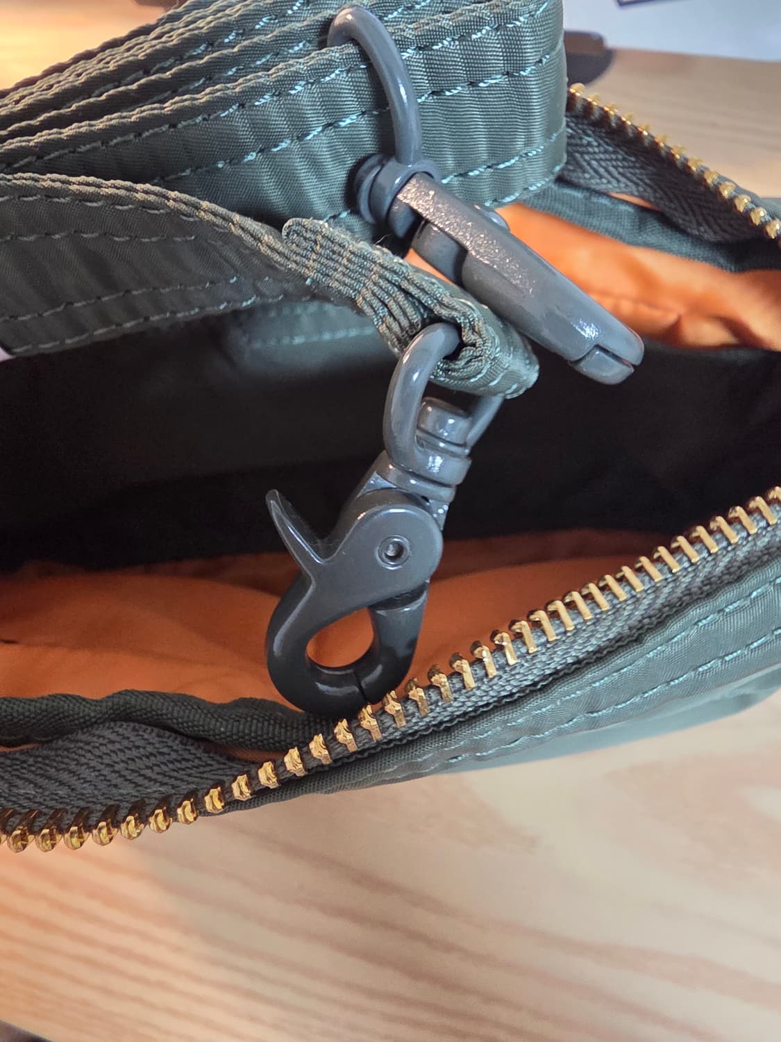 포터 탱커 슬링백 세이지 그린 상품이미지6