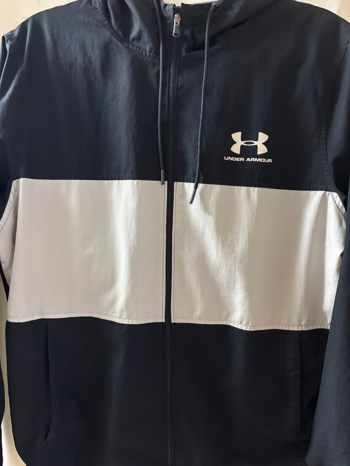 언더아머 바람막이 상품이미지1