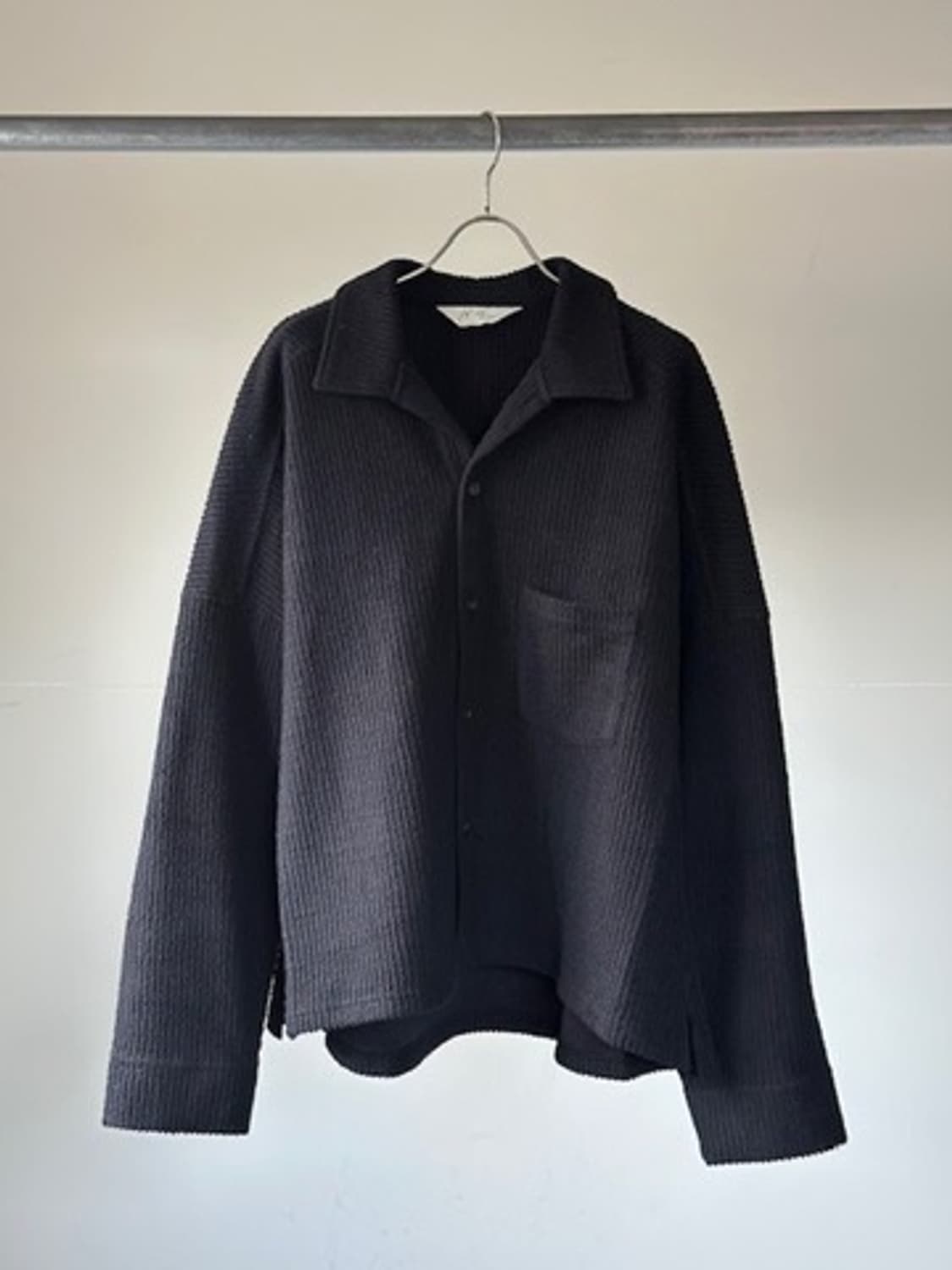 안셀름 컷스트라이프 셔츠 상품이미지1