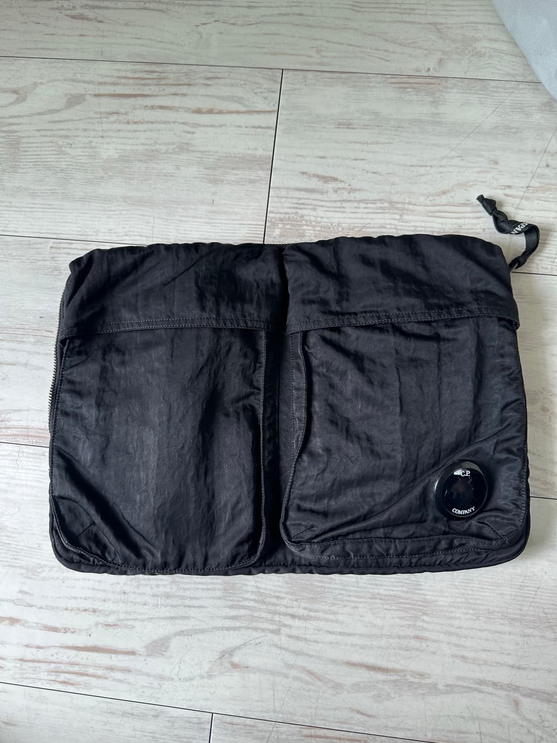 C.P. Company 블랙 파우치 36x25 정품 상품이미지1