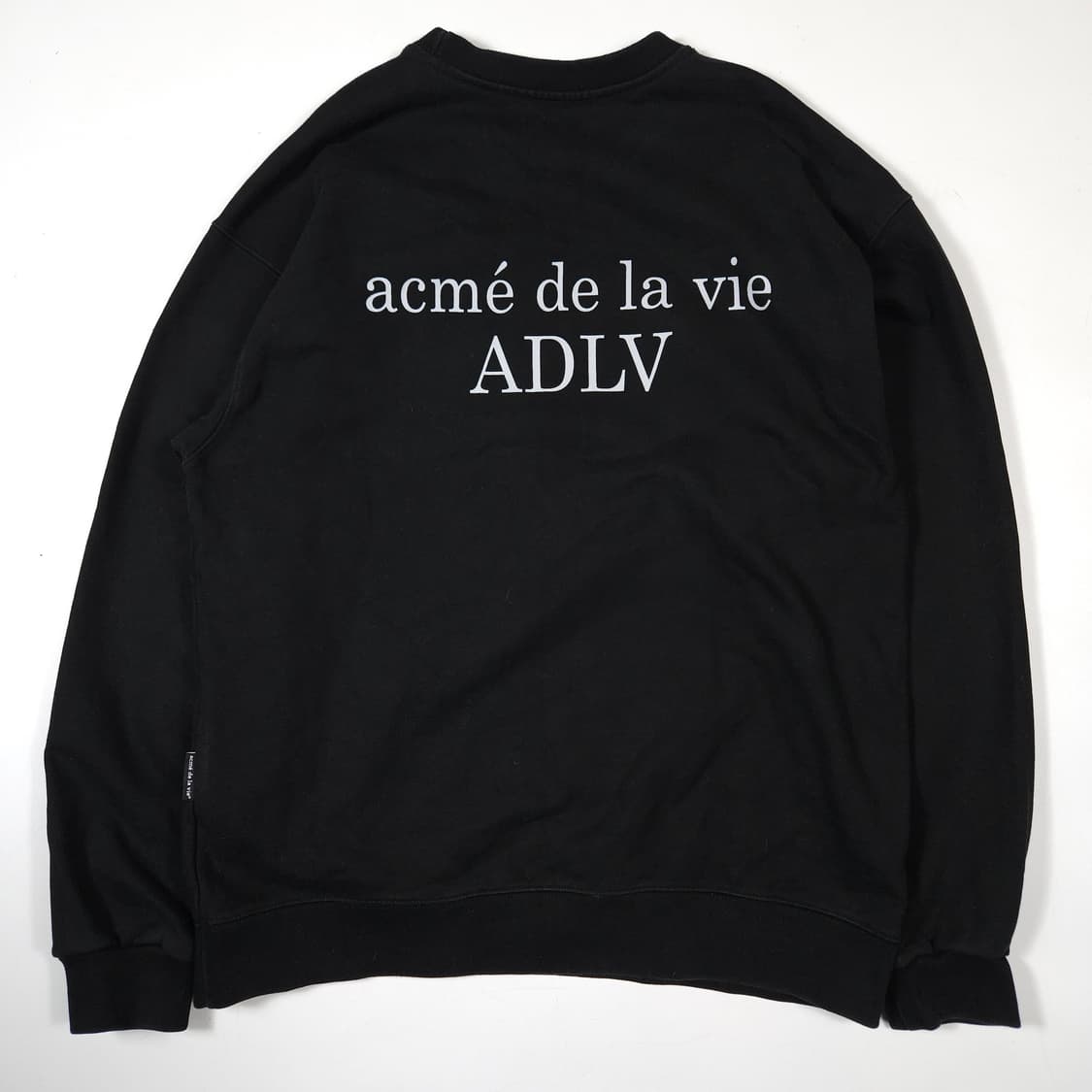 아크메드라비 맨투맨 블랙 상품이미지1