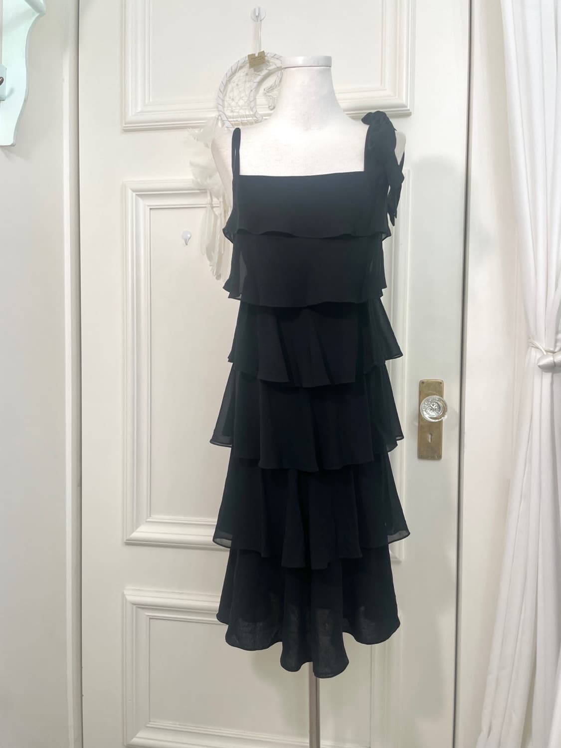 black ruffle one-shoulder bow opc 상품이미지1