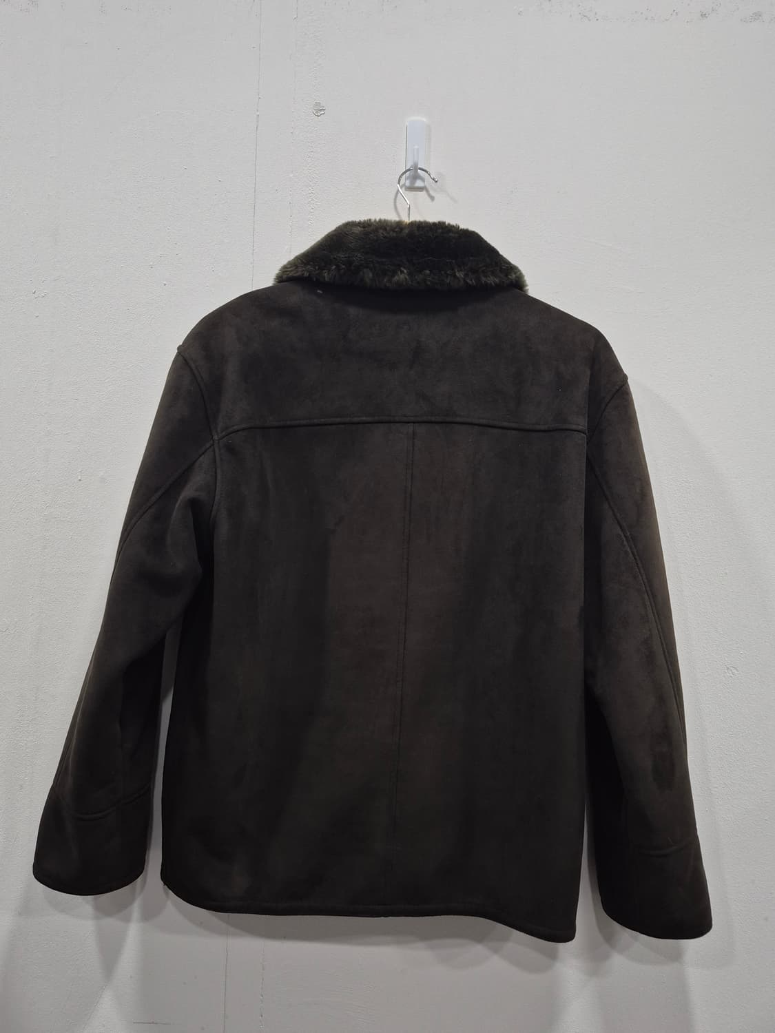 발렌시아가 에코 무스탕 남성 95사이즈 상품이미지3