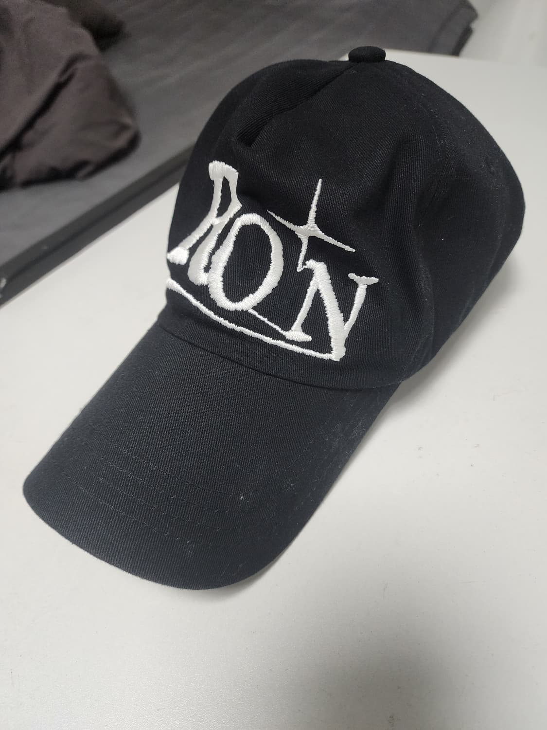 새제품급 L 59.5) 더콜티스트모먼트 TCM ron cap 상품이미지3