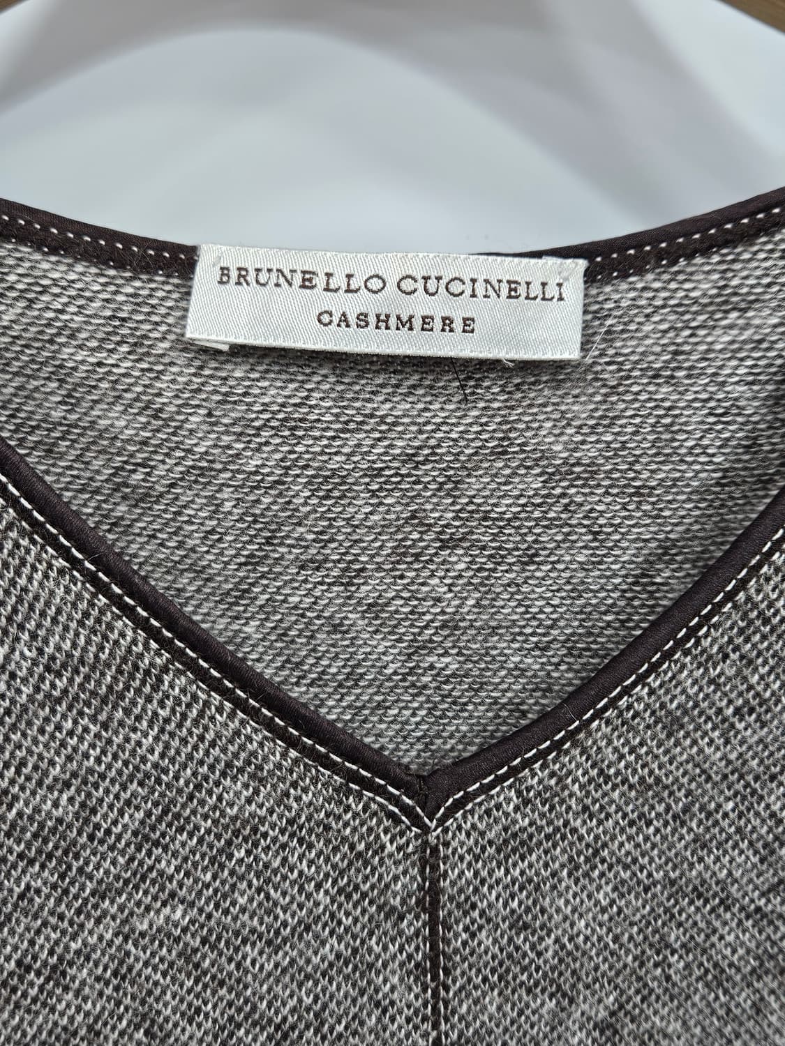 Brunello  cucinelli  브루넬로쿠치넬리
캐시미어니트 상품이미지3
