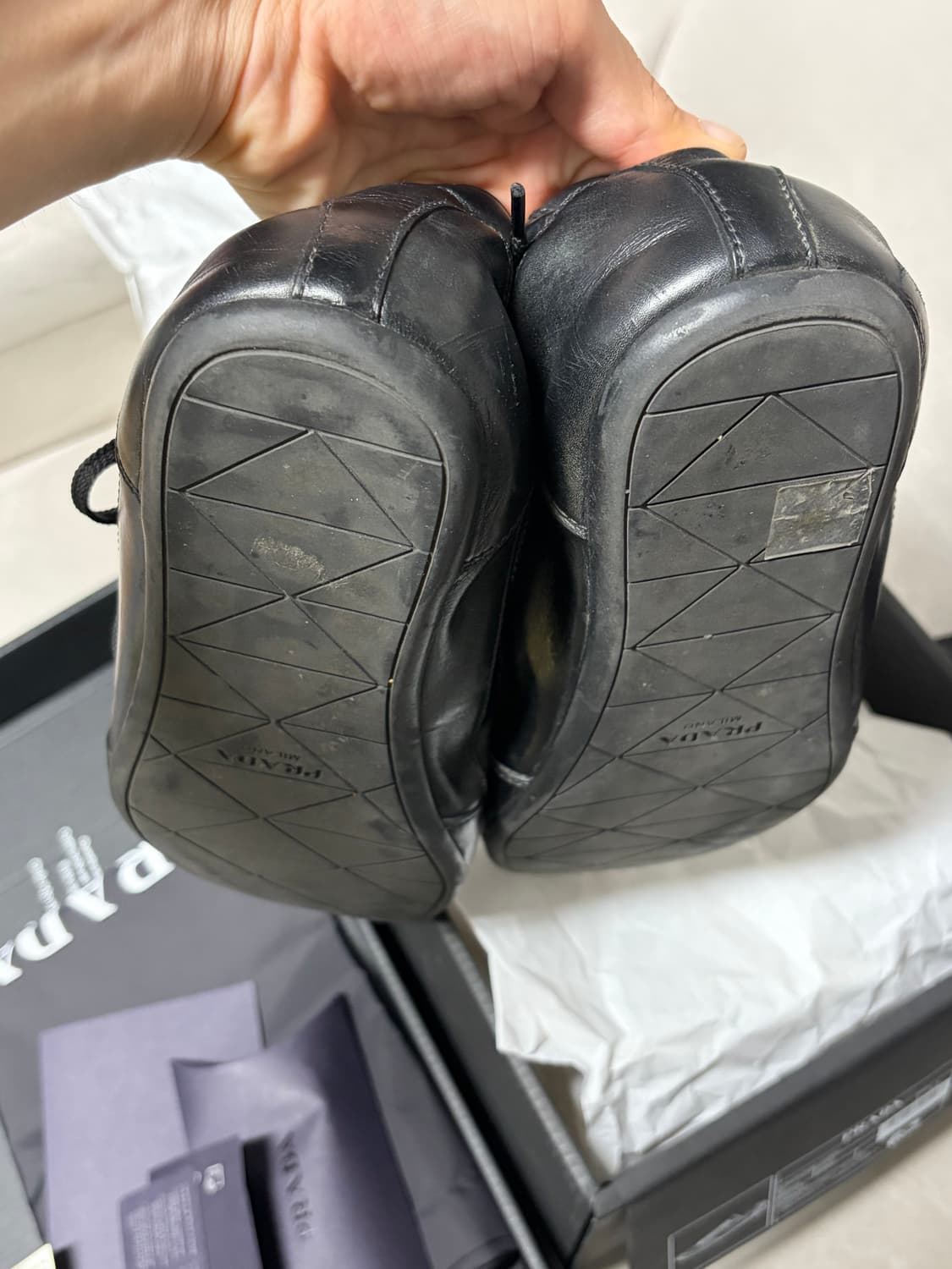 [7.5] 프라다 컬랩스 레더 스니커즈 블랙 상품이미지5