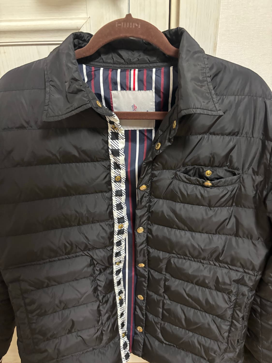 몽클레어 감마블루 블랙 경량패딩 상품이미지2