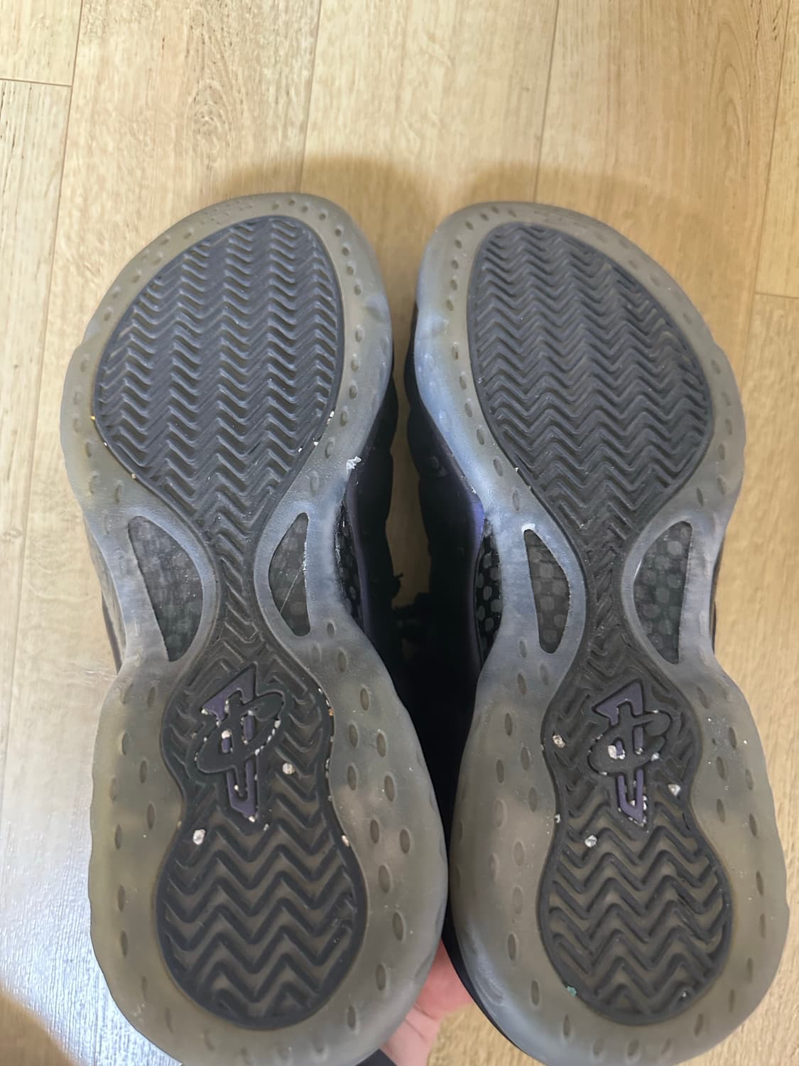 나이키 에어 폼포짓 원 블랙 바시티 퍼플 265 상품이미지9