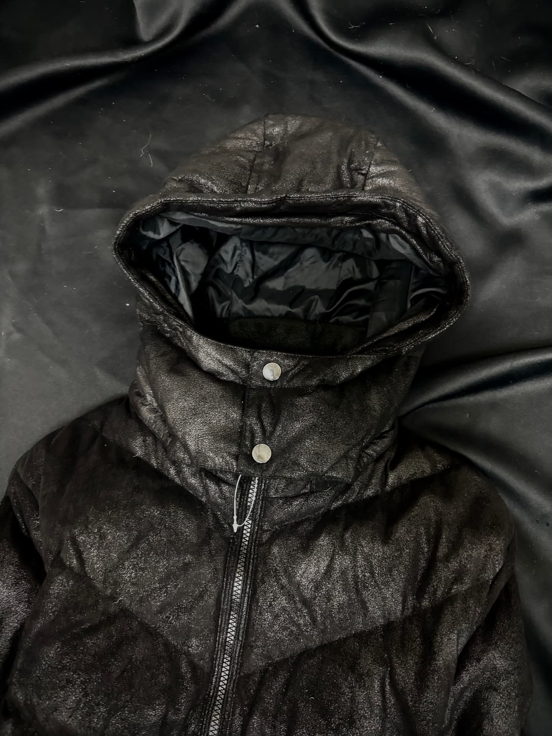 CHIC Mood Black Crack washed Hoodie Down 상품이미지4