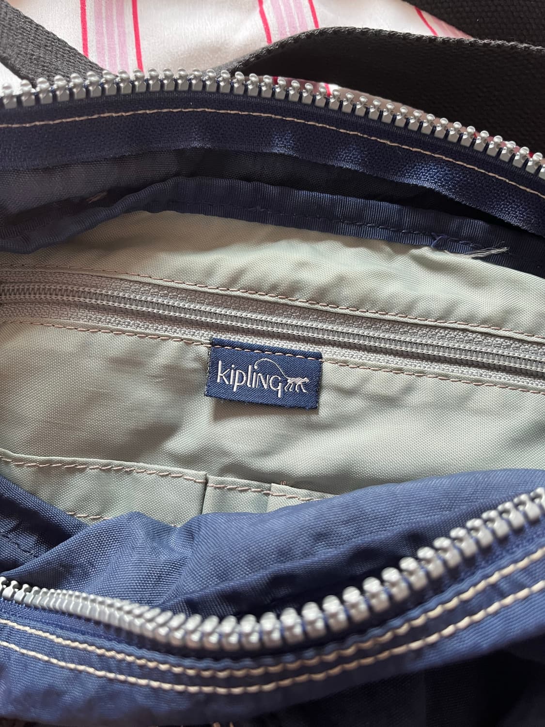 키플링 네이비 크로스백 상품이미지5