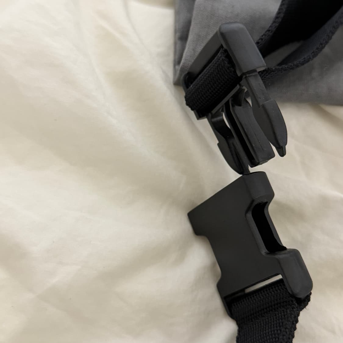 발렌시아가 익스플로러 벨트백 상품이미지3