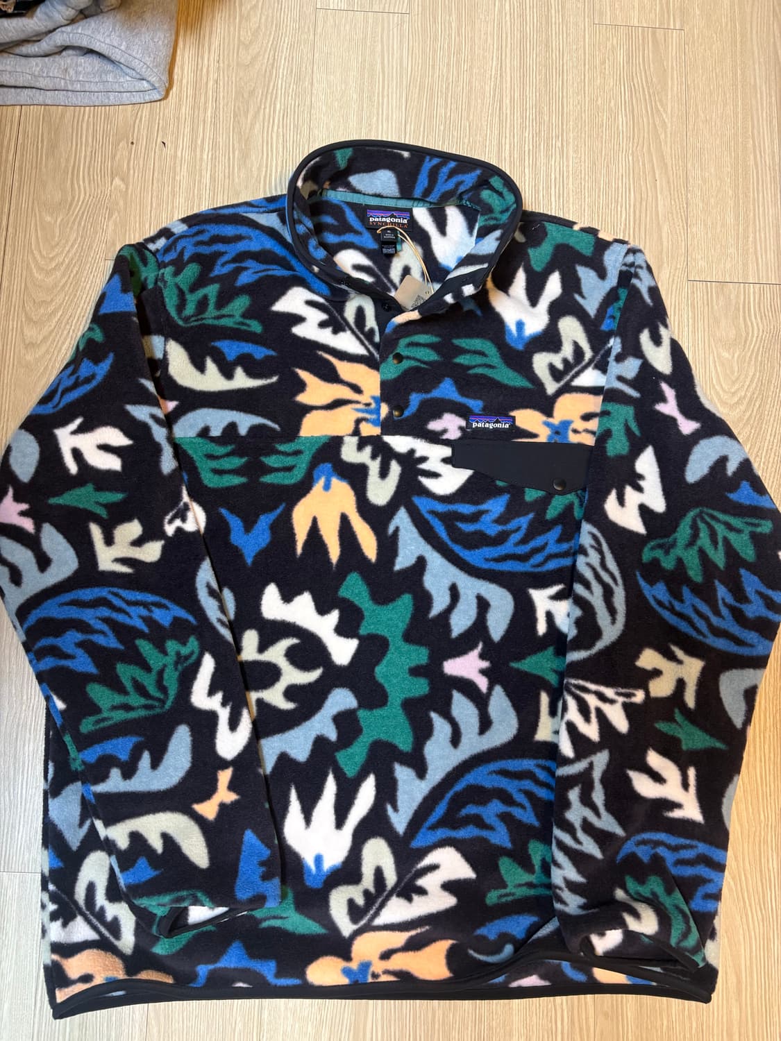 파타고니아 라이트웨이트 신칠라 26ss제품 칼레이도블랙 XL 팝니다 상품이미지1