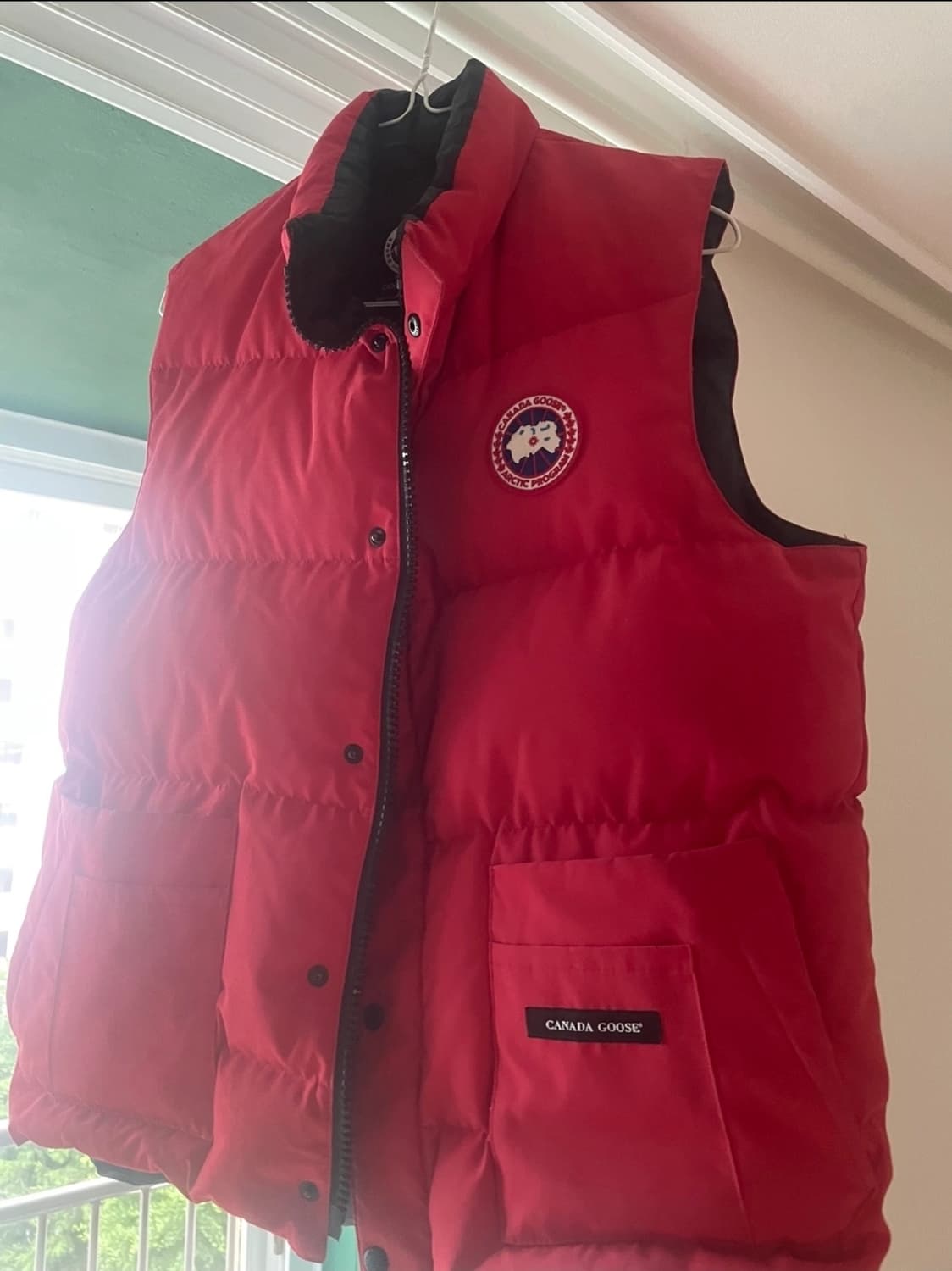 캐나다구스 패딩조끼 M 팝니다. 상품이미지1