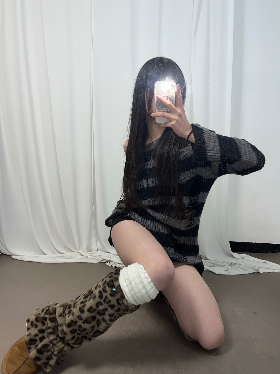 스트라이프 데미지 오버핏 니트 상품이미지5