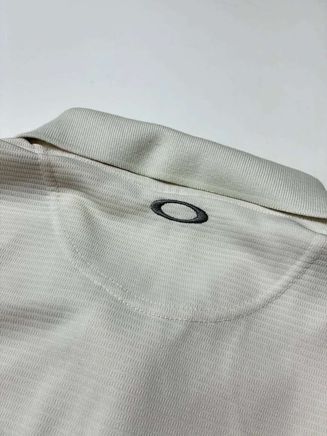 오클리 00's 소프트웨어 메탈로고 카라 티셔츠 PN8980 상품이미지7