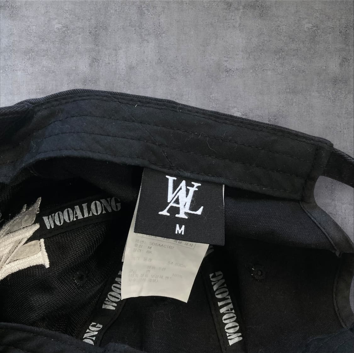 우알롱 블랙 컬러 베이직 로고 볼캡 상품이미지6