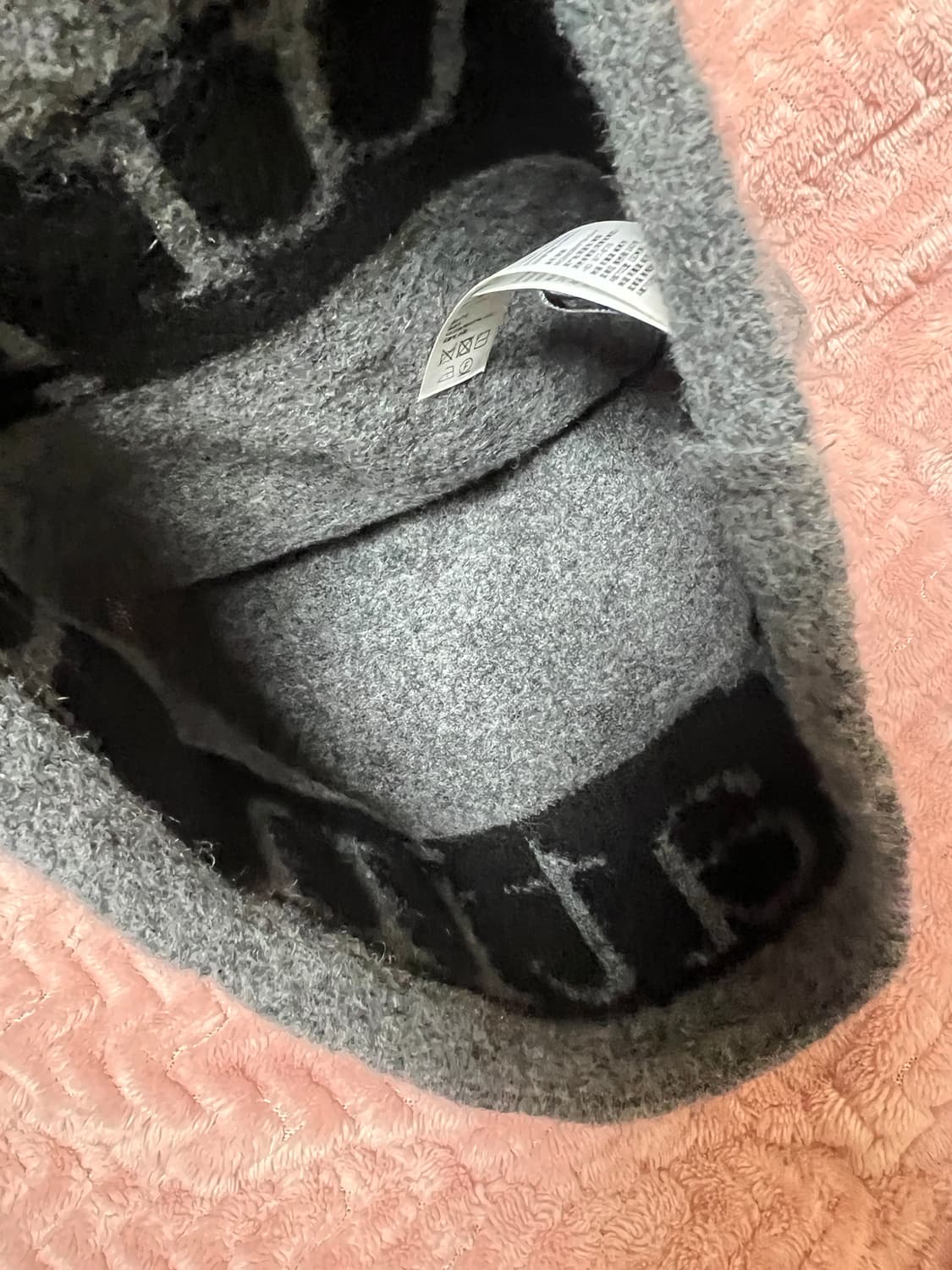 마뗑킴 로고 부클 니트 비니 차콜 상품이미지3