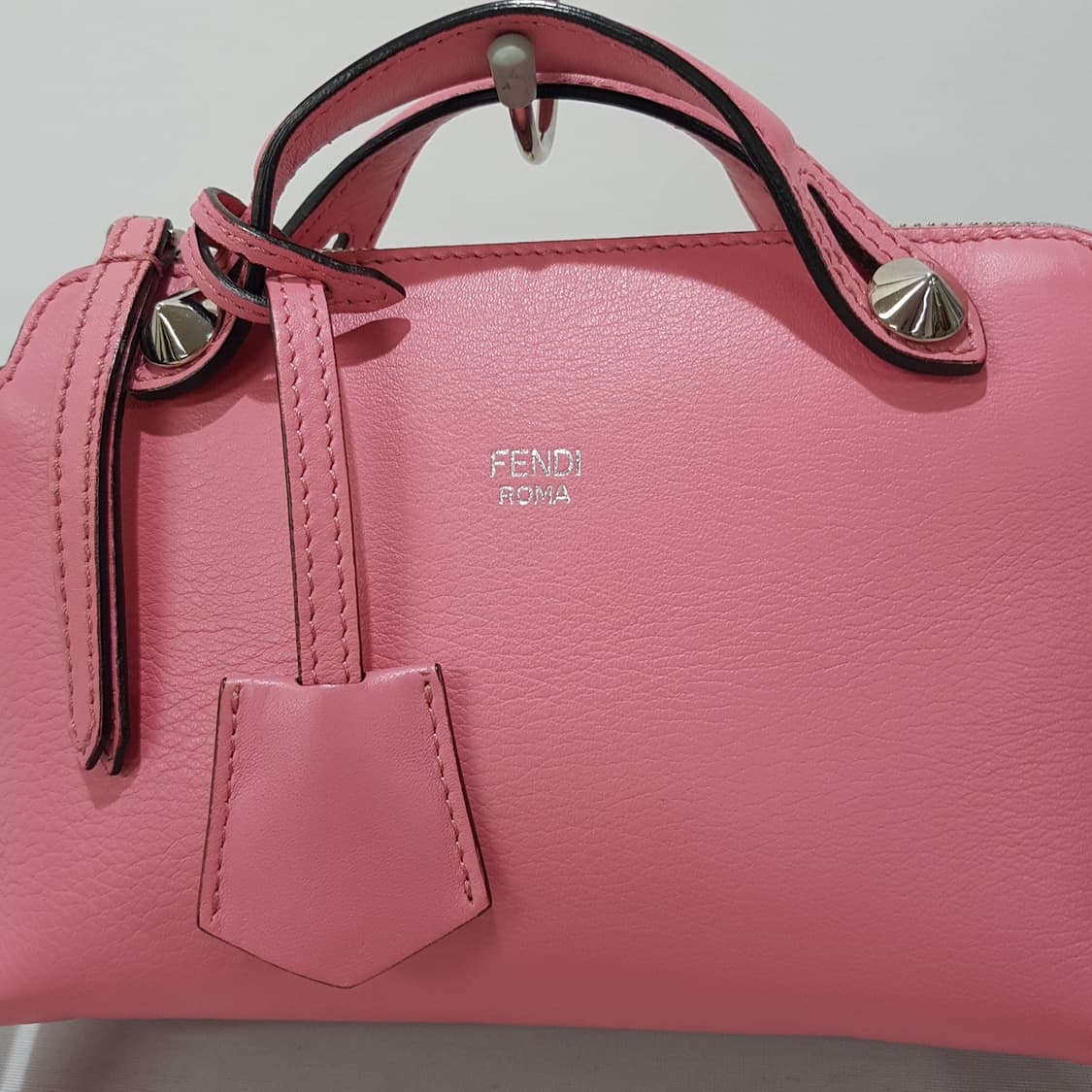 펜디 바이더웨이 토트 숄더백 상품이미지3