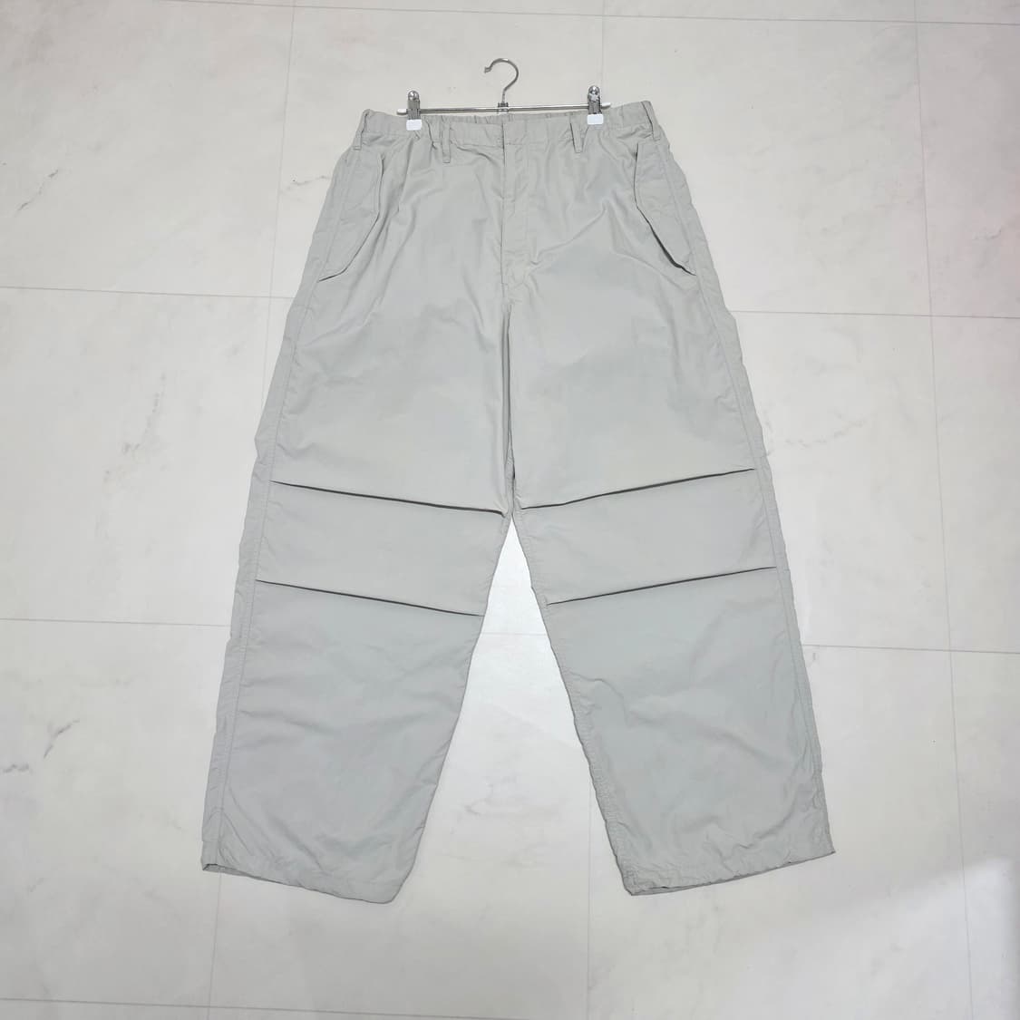 XL) GU 나일론 파라슈트 와이드 팬츠 라이트그레이 상품이미지1