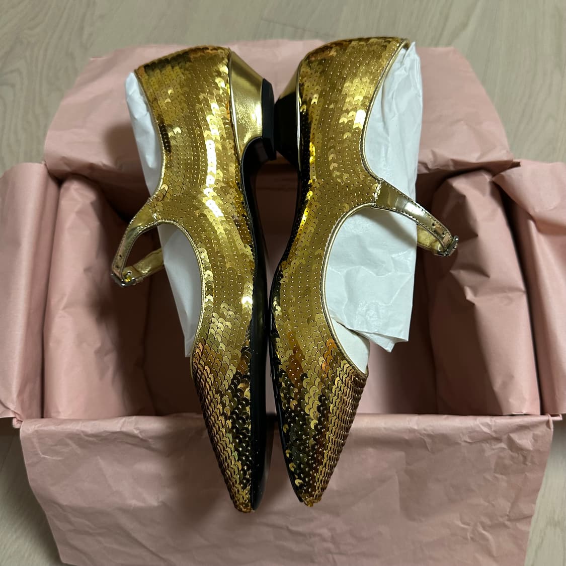 미우미우 골드 시퀸 메리제인 플랫 36.5사이즈 / 새상품  상품이미지3