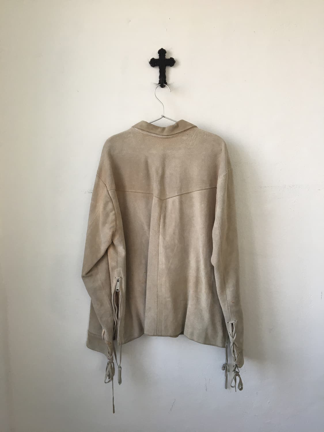 Cross patch point suede top 상품이미지3