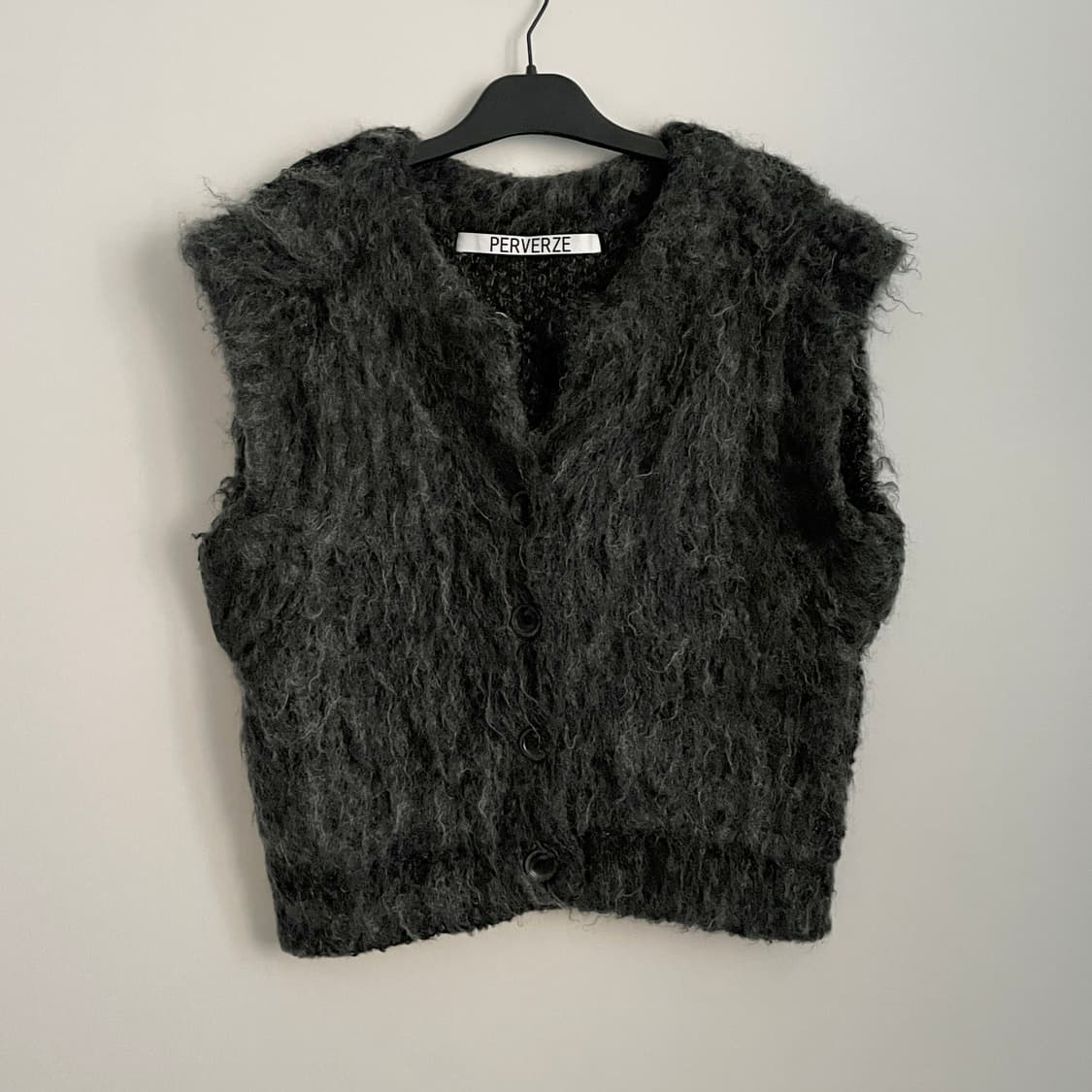 퍼버즈 aw22 테디 오프닝 니트 상품이미지1