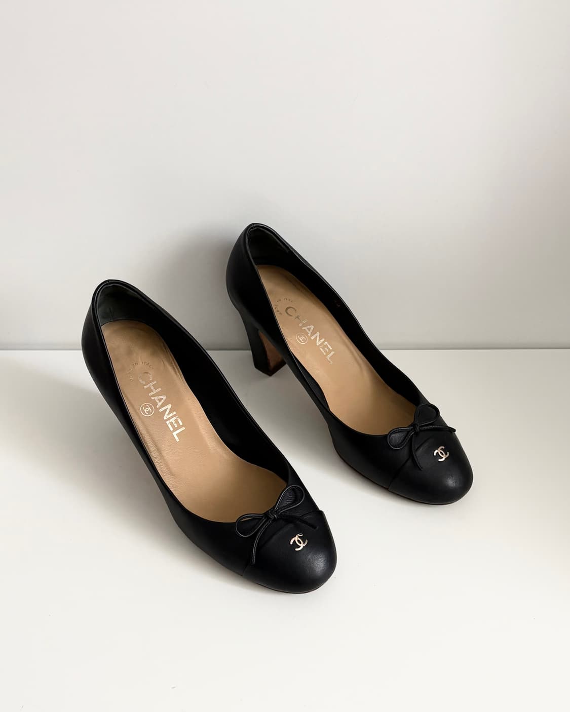 CHANEL 빈티지 샤넬 cc로고 리본 펌프스 힐 38C 상품이미지4