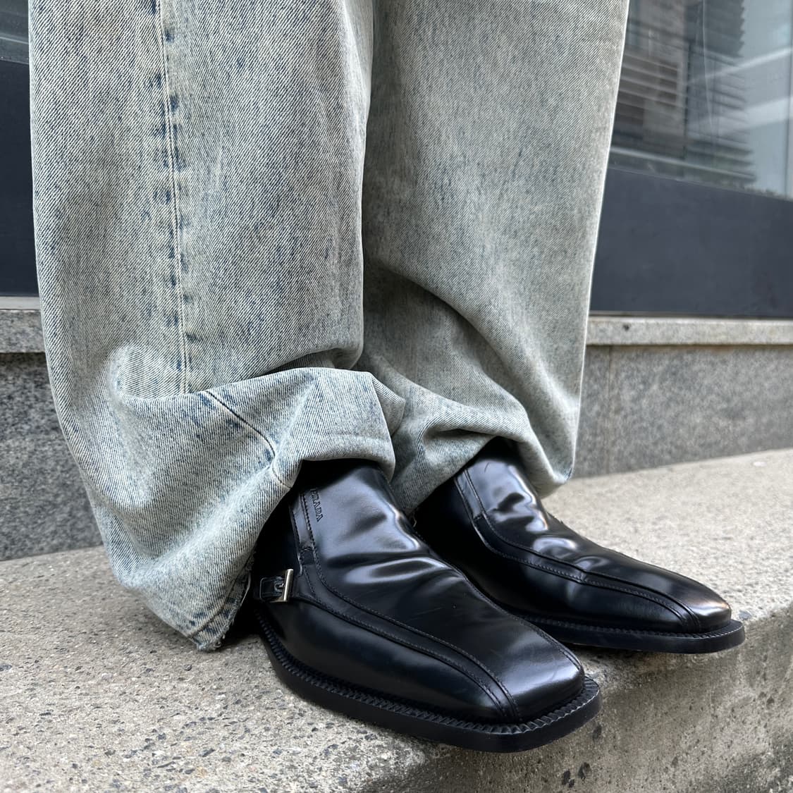 블랙 프라다 스퀘어 토 가죽 로퍼 상품이미지8