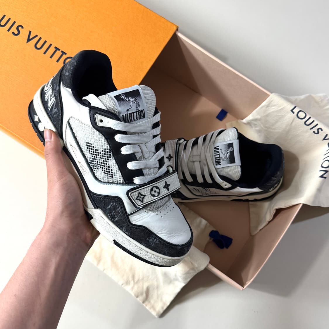 [7/당일출고]루이비통 트레이너 스니커즈 상품이미지4