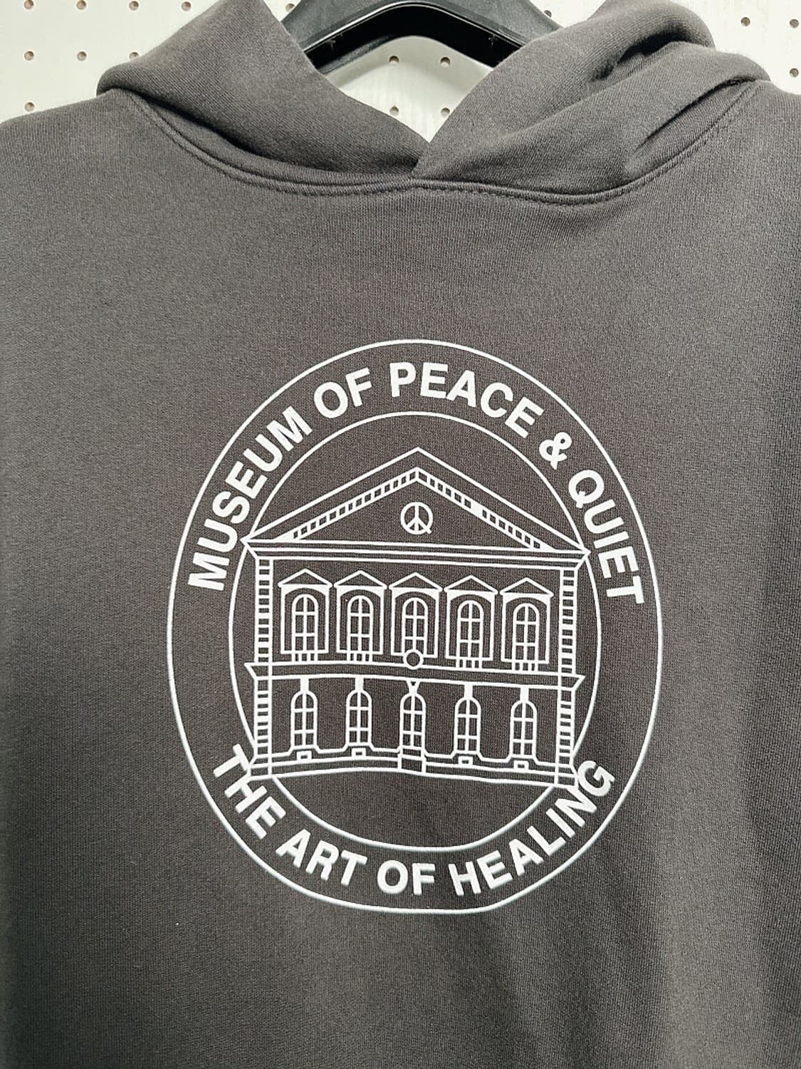 (정품/새상품) 뮤지엄 오브 피스 앤 콰이엇 남성 블랙 써클 로고 후드 상품이미지2