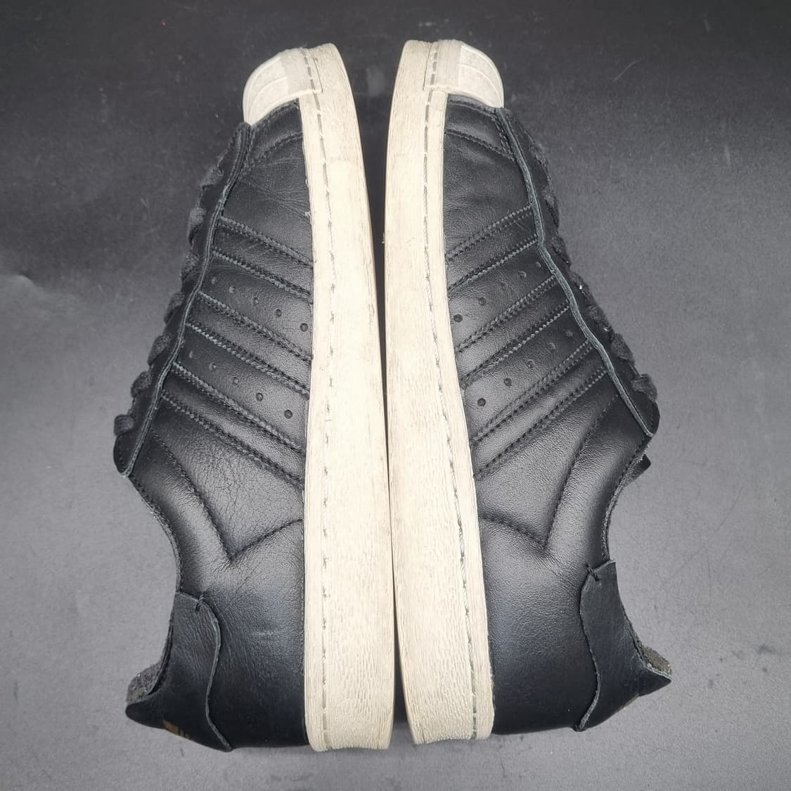 아디다스 슈퍼스타 82 블랙 스니커즈255 상품이미지5