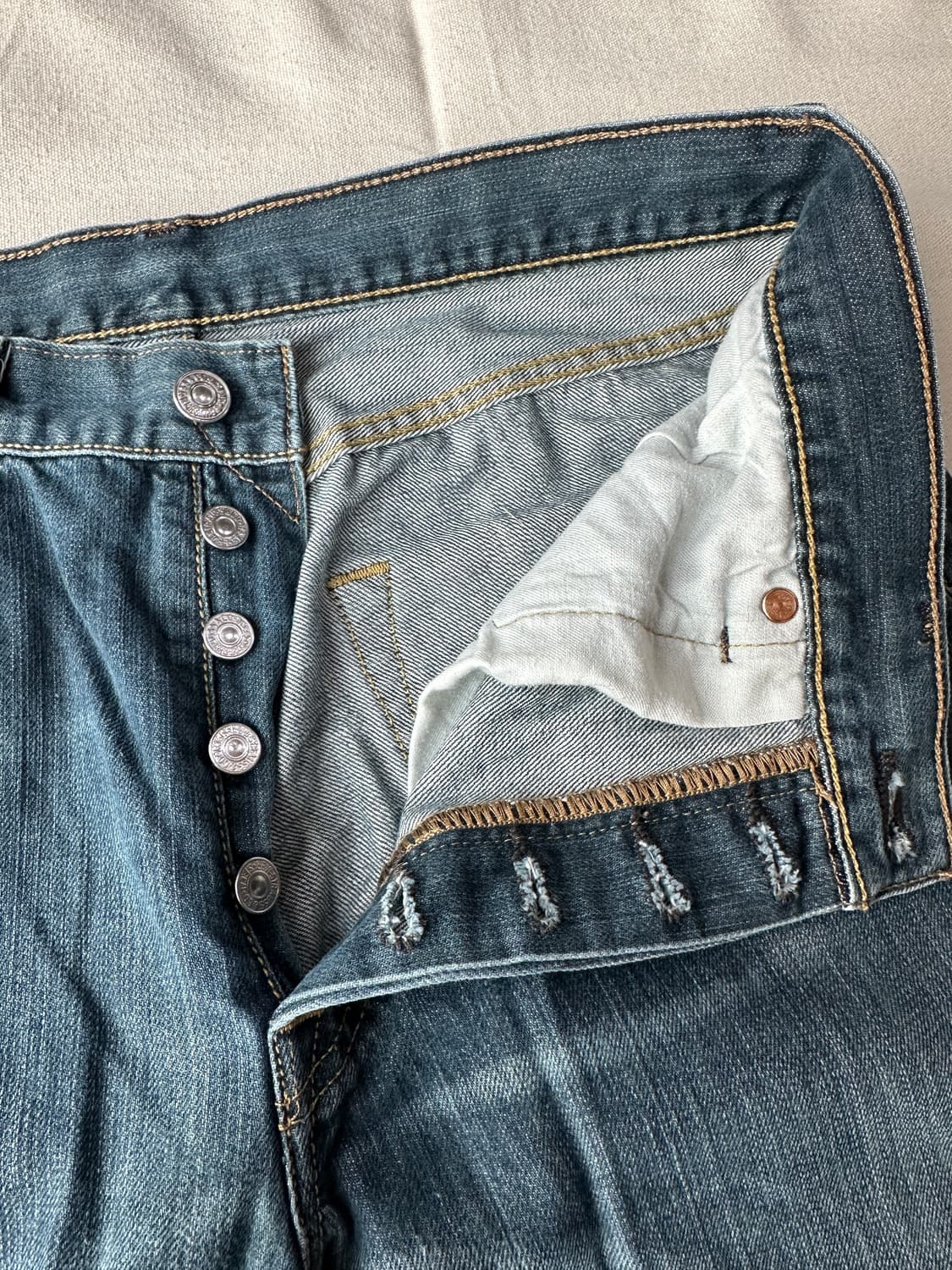 리바이스 501 스트레이트 데님팬츠 중청 33 상품이미지3