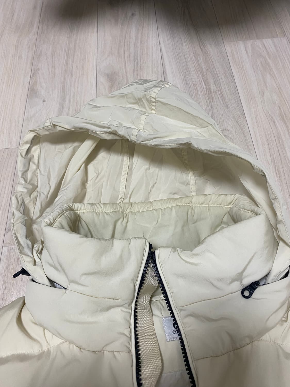 cp컴퍼니 패딩 상품이미지8