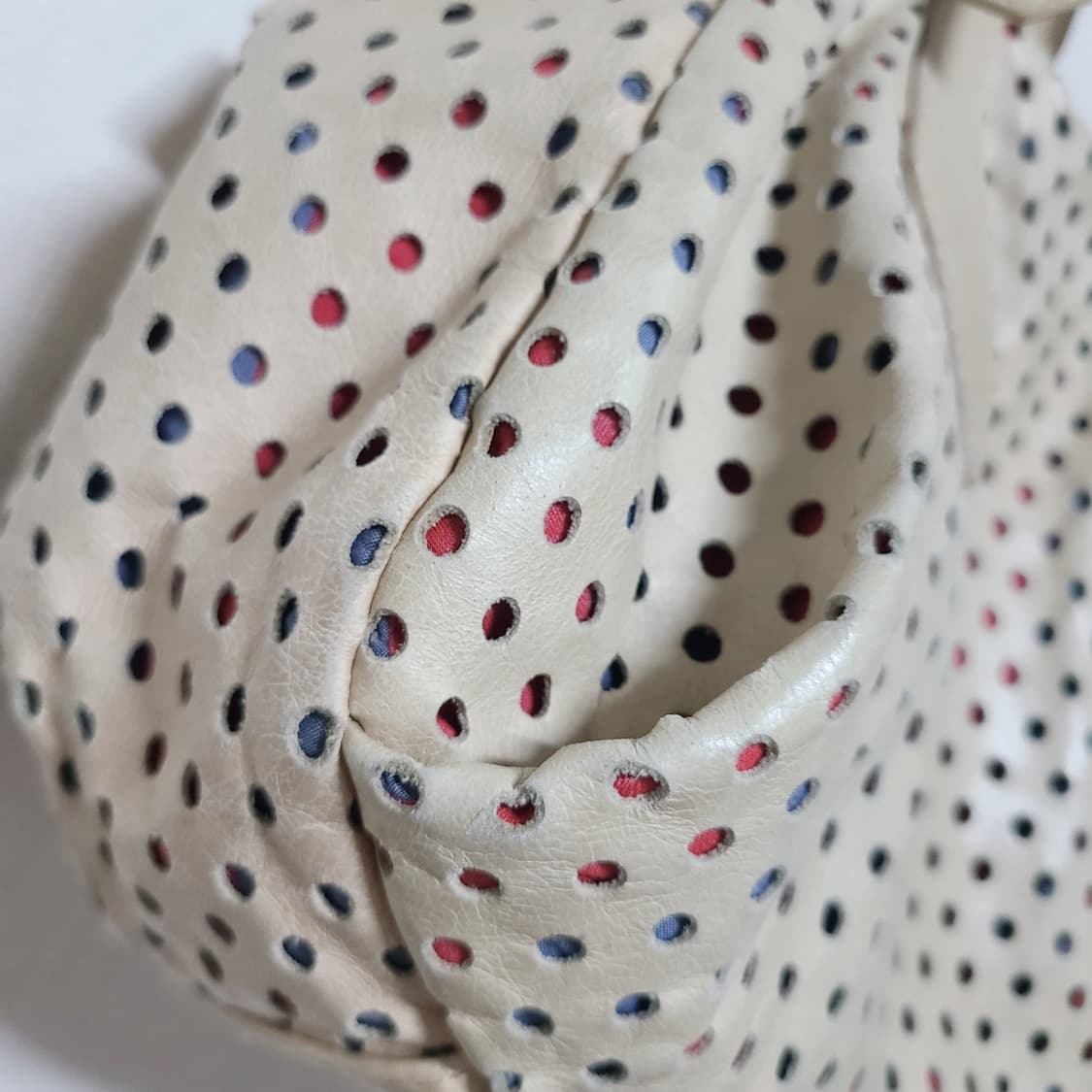 비비안웨스트우드 퍼포 숄더백 상품이미지7