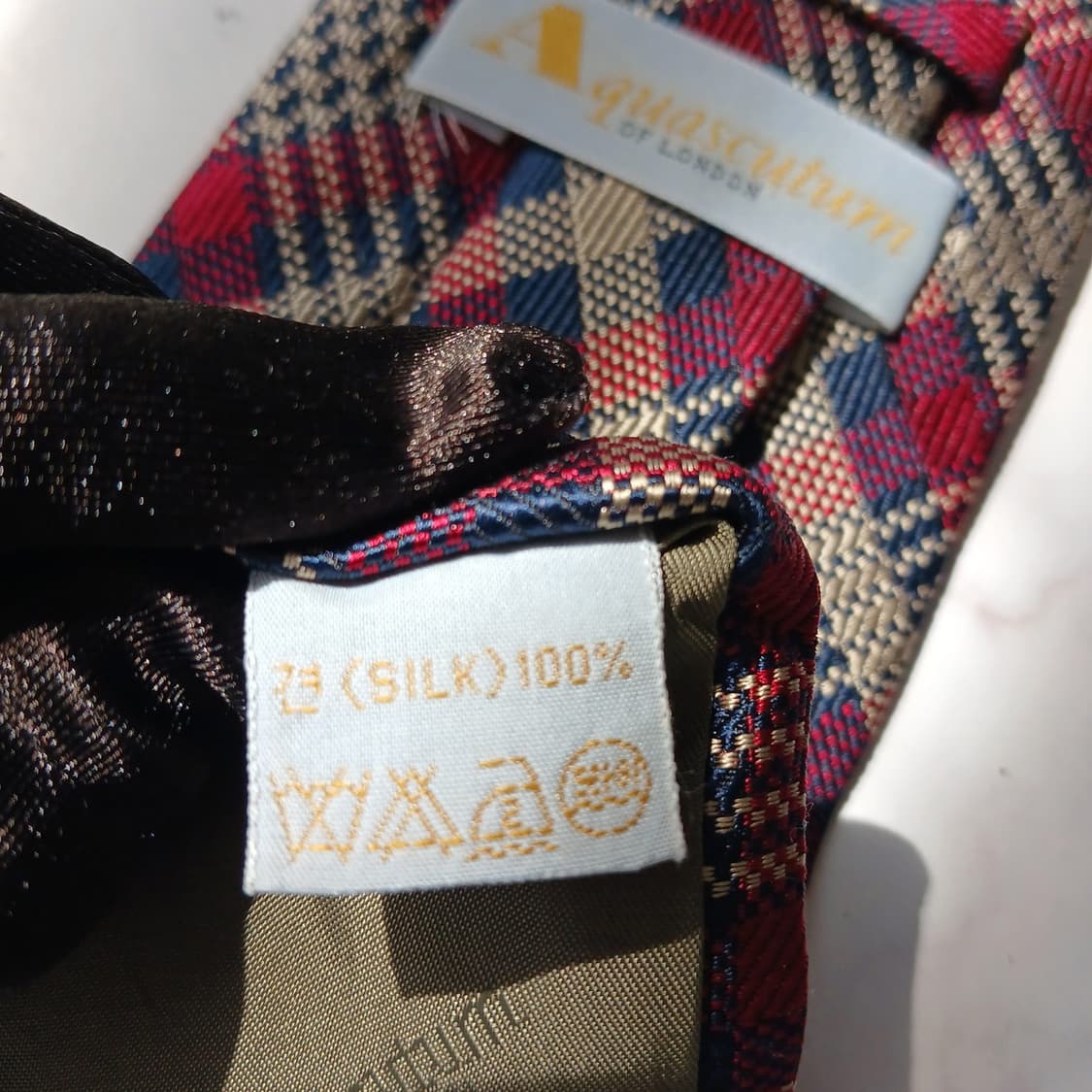 아쿠아스큐텀 실크 와인 체크 패턴 넥타이 9.5cm A+등급 E942
 상품이미지10