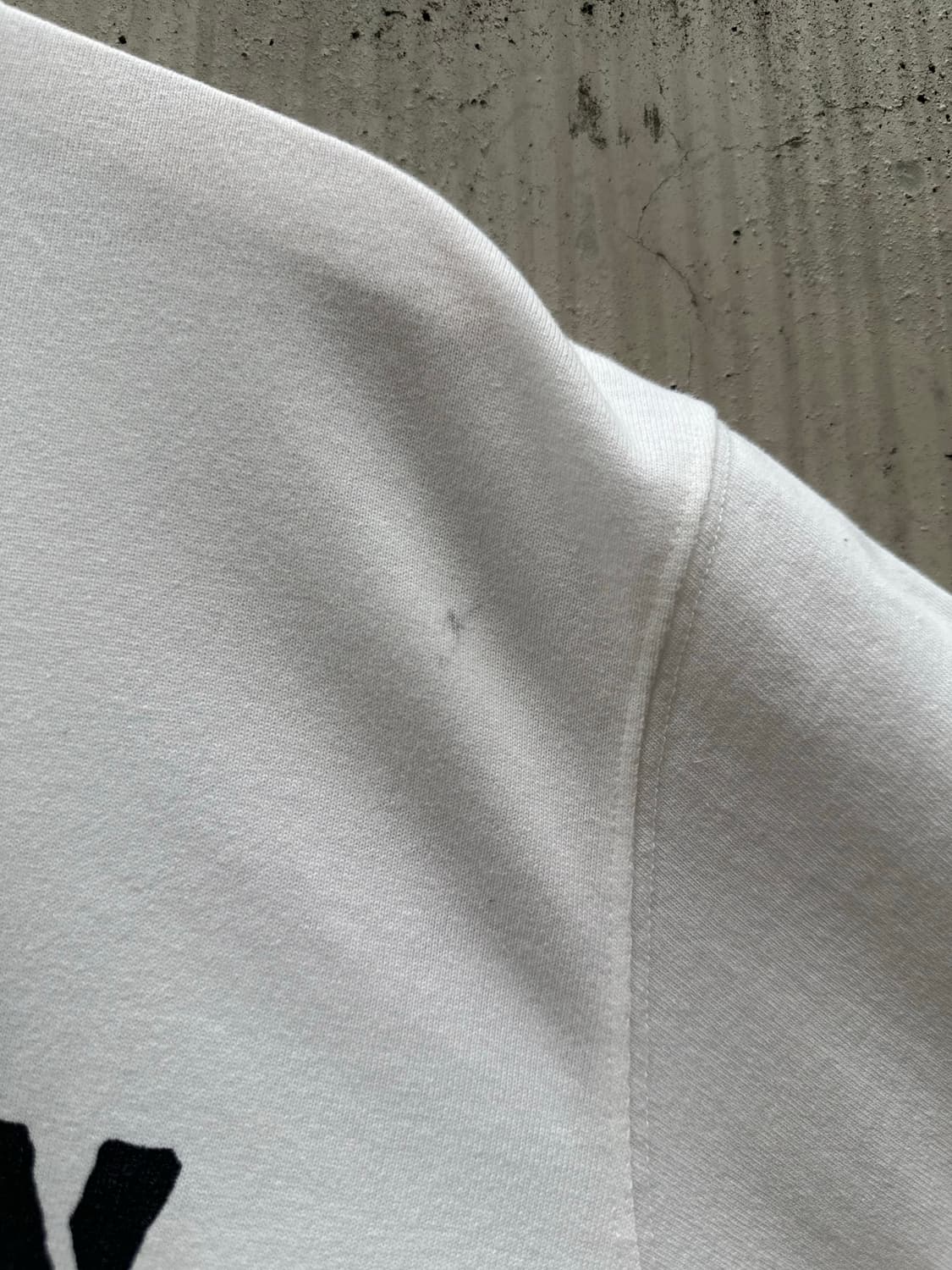 아웃스탠딩 x 유니폼 브릿지 P.W 헨리넥 티셔츠 상품이미지5